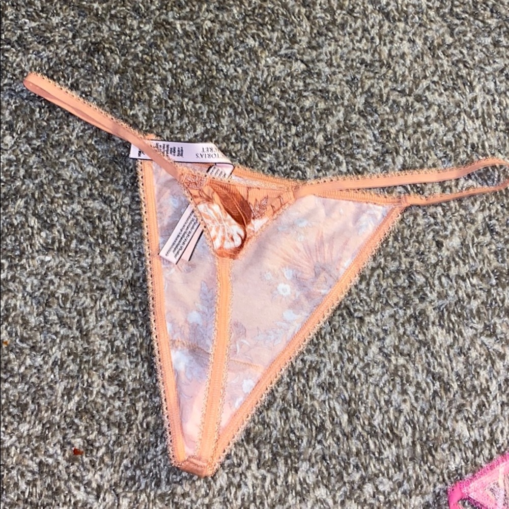 ❌V String❌ - Picture 2 of 2